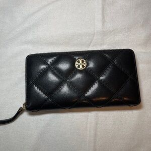 Black Tory Burch wallet